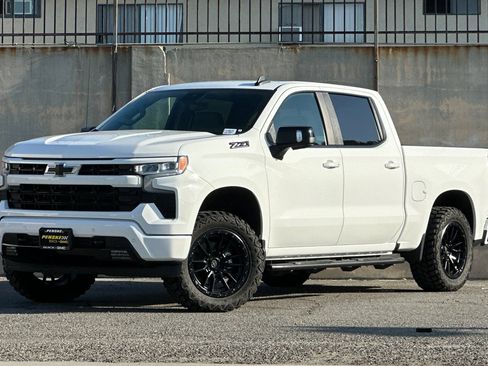 Used 2024 Chevrolet Silverado 1500 RST AWD/4WD image 8
