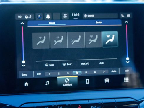 Used 2023 Jeep Compass Limited image 17