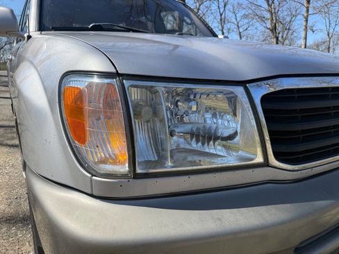 Used 2001 Toyota Land Cruiser image 23