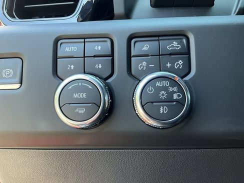 Used 2023 GMC Sierra 1500 AT4 w/ Technology Package AWD/4WD image 29