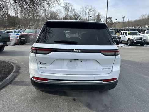 Used 2023 Jeep Grand Cherokee Limited image 4