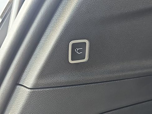 New 2026 Chrysler Pacifica Limited w/ S Appearance Package image 15