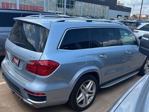Used 2015 Mercedes-Benz GL 550 4MATIC image 5