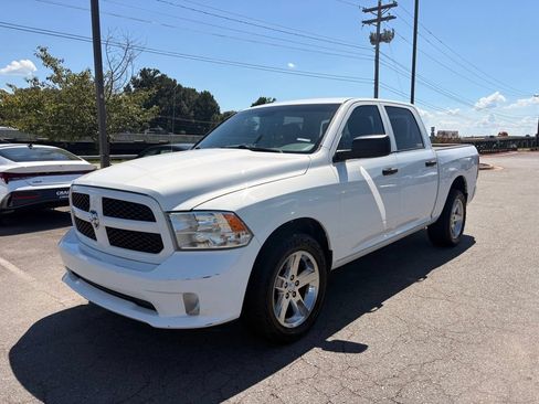 Used 2015 RAM 1500 Express RWD image 3