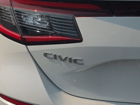 Certified 2024 Honda Civic Sport Touring image 7