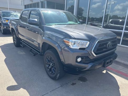 Used 2023 Toyota Tacoma SR5 RWD image 4