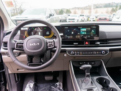 New 2026 Kia Carnival image 16