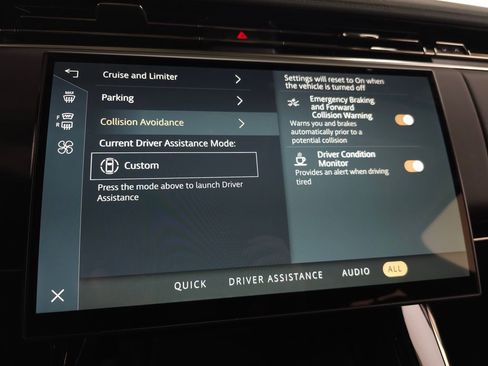 Used 2024 Land Rover Range Rover Sport SE image 27