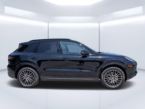 Used 2022 Porsche Cayenne Platinum Edition AWD/4WD image 2