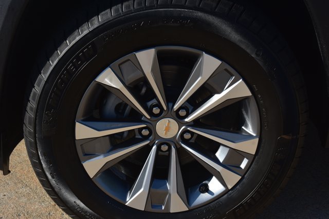 New 2027 Chevrolet Equinox LT w/ LPO, Floor Liner Package AWD/4WD image 10