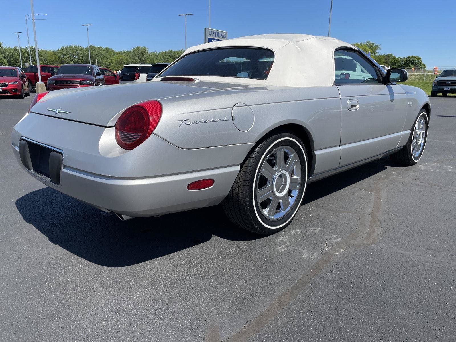 Used 2005 Ford Thunderbird RWD image 5