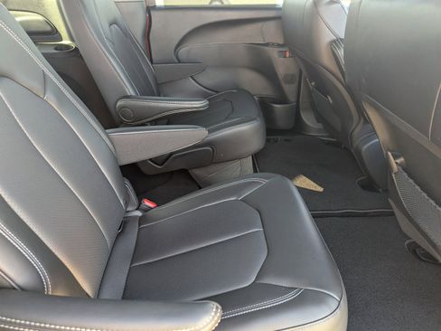 New 2026 Chrysler Voyager LX image 10