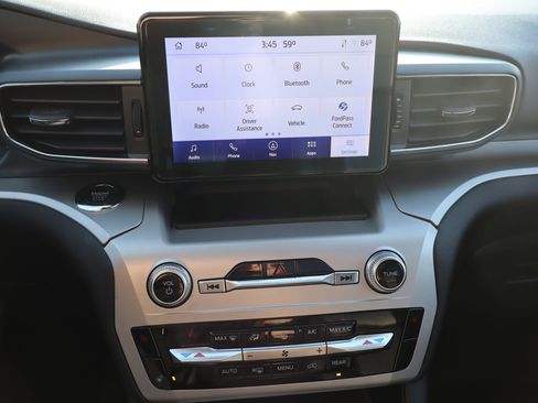 Used 2022 Ford Explorer XLT w/ Equipment Group 202A image 21