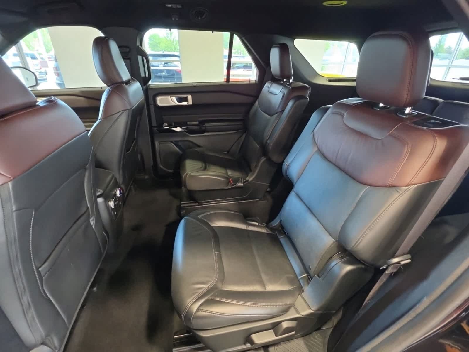 Certified 2022 Ford Explorer Platinum w/ Equipment Group 601A AWD/4WD image 30
