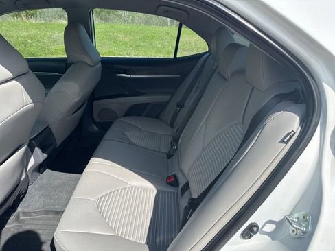 Used 2022 Toyota Camry SE image 12