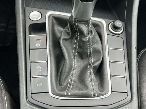Used 2024 Volkswagen Jetta SE FWD image 25