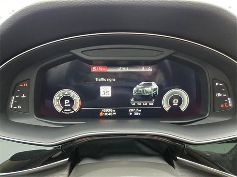 Used 2023 Audi Q8 Prestige image 23