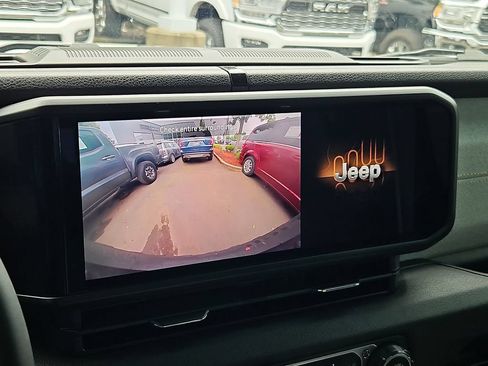 Used 2024 Jeep Wrangler Unlimited AWD/4WD image 24