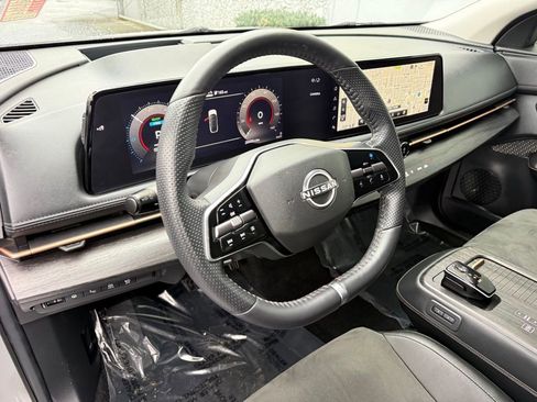 Used 2023 Nissan Ariya FWD image 13