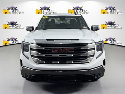 Used 2022 GMC Sierra 1500 SLE w/ Enhanced Capability Package image 2