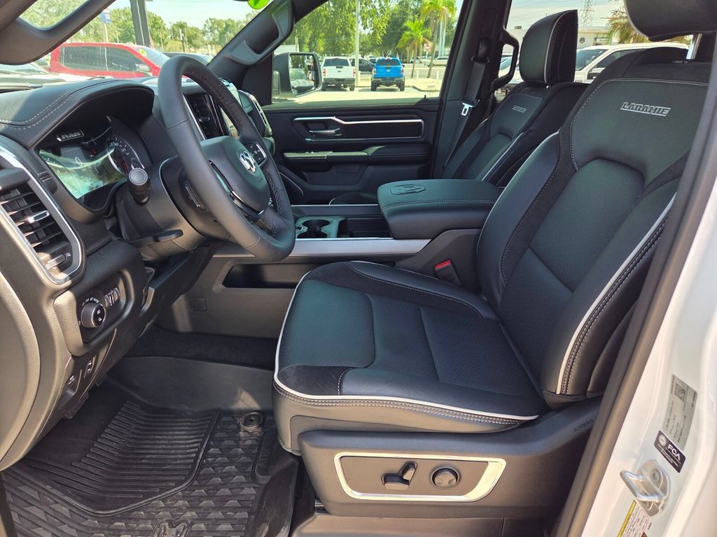 Used 2026 RAM 1500 Laramie w/ Sport Appearance Package AWD/4WD image 6