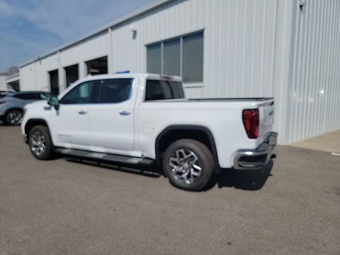 Used 2026 GMC Sierra 1500 SLT image 3