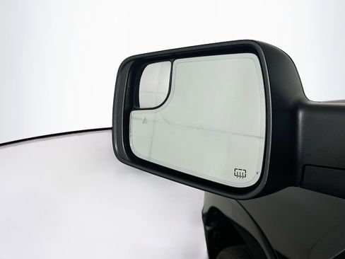 Used 2019 RAM 1500 Laramie RWD image 16
