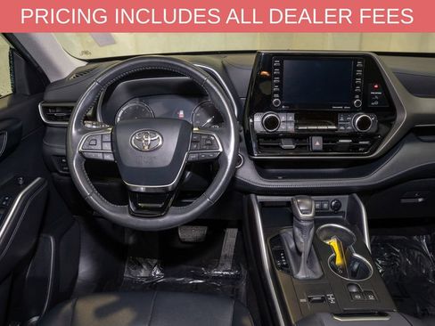 Used 2020 Toyota Highlander XLE FWD image 7