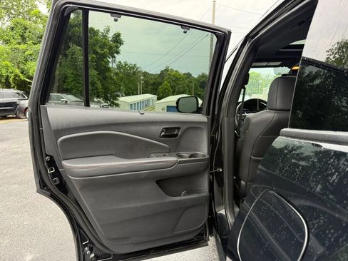 Used 2024 Honda Passport Black Edition image 23