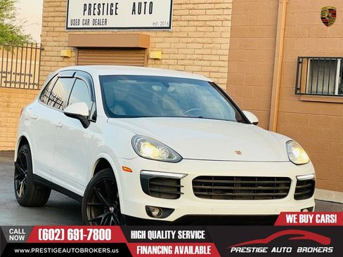 Used 2017 Porsche Cayenne Platinum Edition AWD/4WD image 5