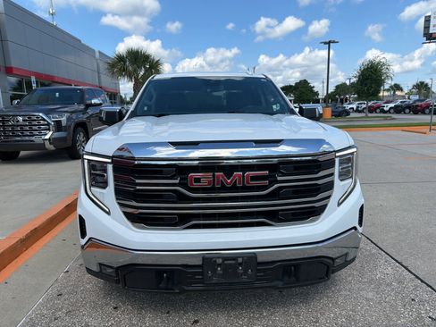Used 2025 GMC Sierra 1500 SLT RWD image 9