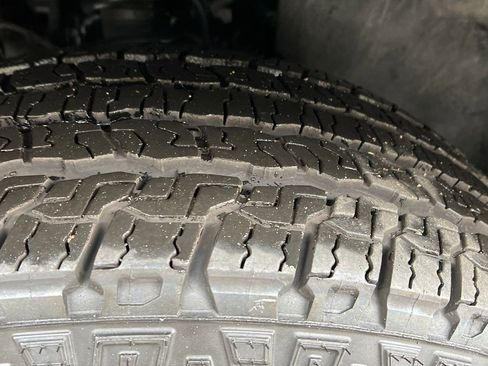 Used 2024 Chevrolet Colorado Z71 image 24