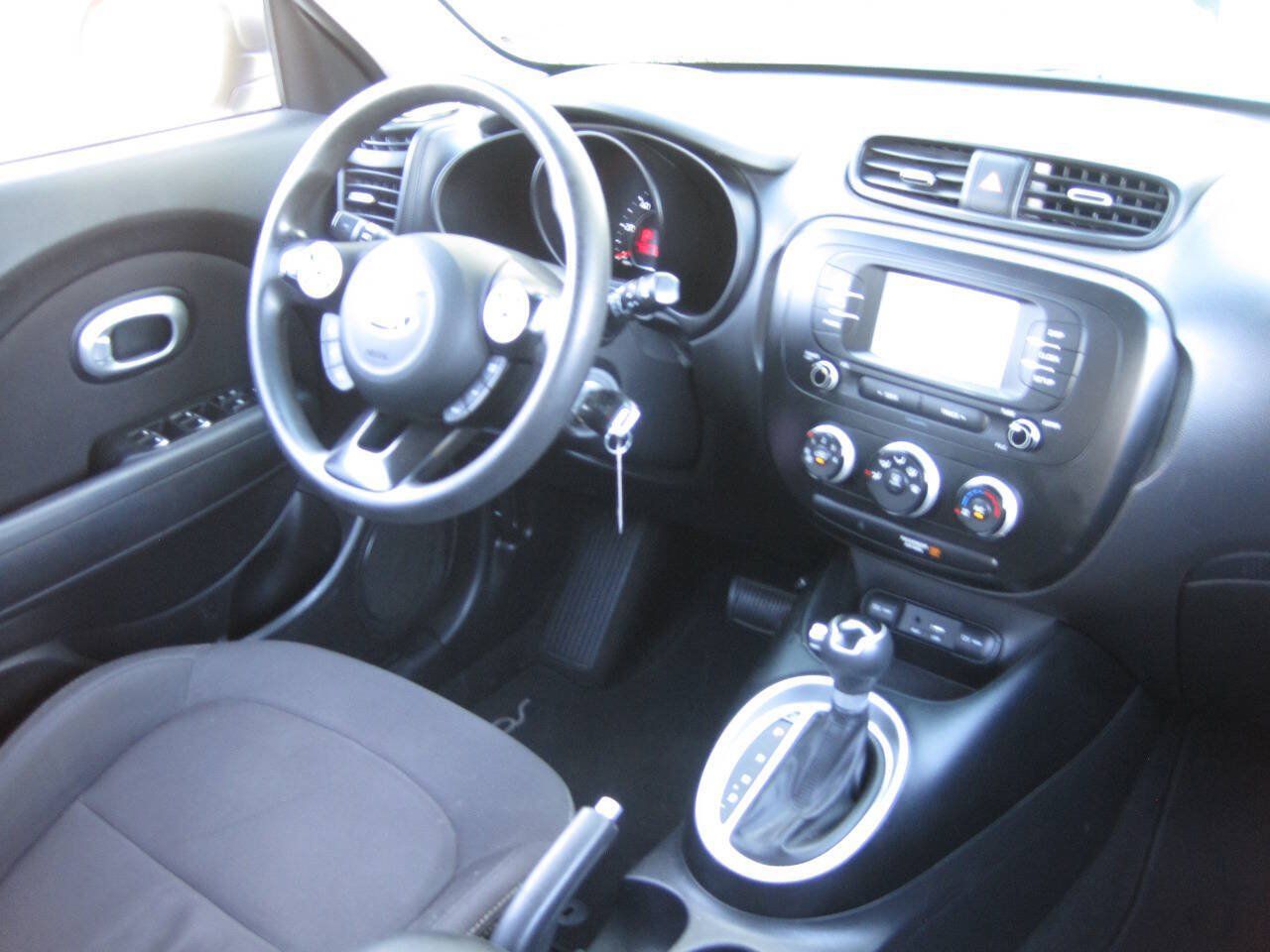 Used 2019 Kia Soul FWD image 23