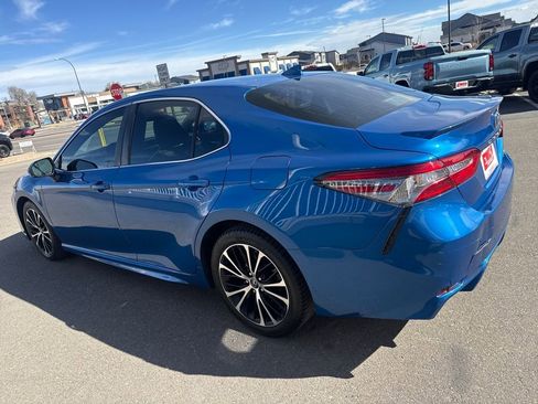 Used 2019 Toyota Camry SE w/ Audio Package image 3