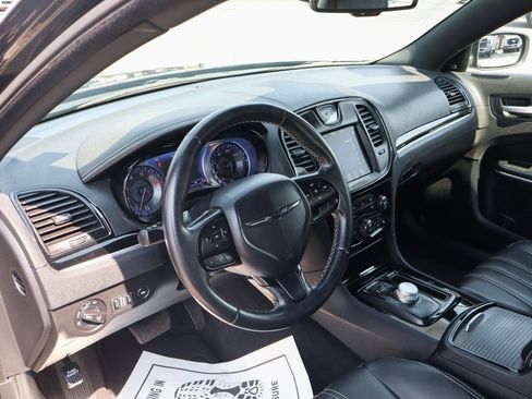 Used 2020 Chrysler 300 S image 17