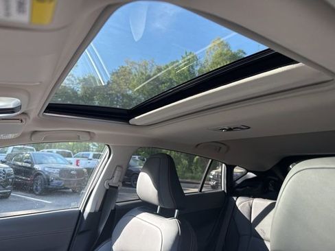 Used 2024 Subaru Crosstrek 2.5i Limited w/ Crosstrek Mirror Package image 10