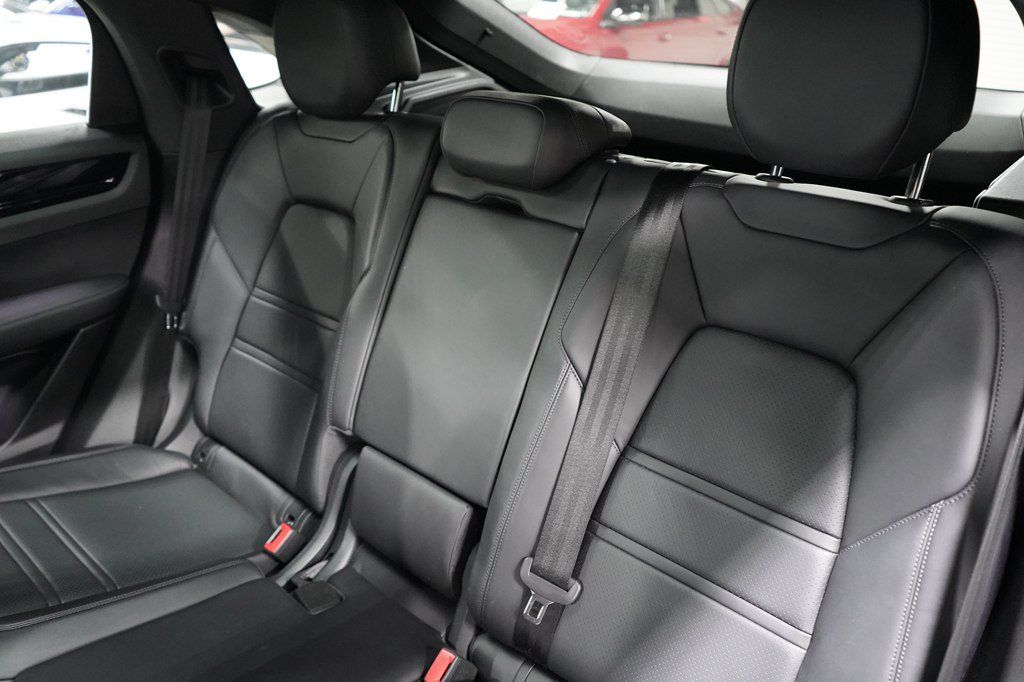Used 2021 Porsche Cayenne Coupe AWD/4WD image 16
