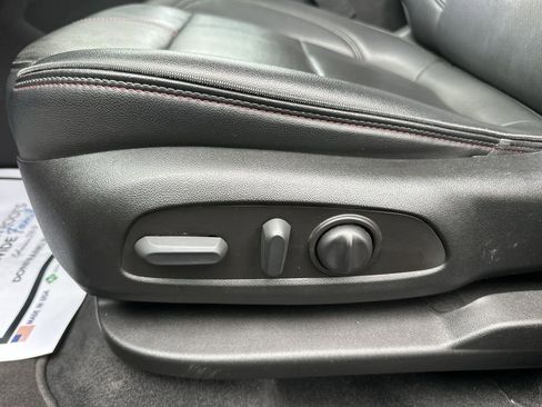 Used 2022 Chevrolet Traverse RS image 12