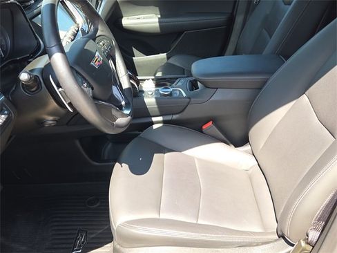 Used 2024 Cadillac XT6 Sport w/ Technology Package image 17