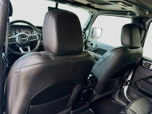 Used 2019 Jeep Wrangler Unlimited Sahara AWD/4WD image 25