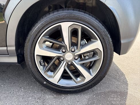 Used 2019 Hyundai Kona Limited AWD/4WD image 14