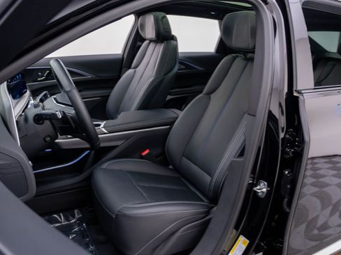 Certified 2025 Cadillac Lyriq Luxury w/ LPO, Floor Liner Package image 21