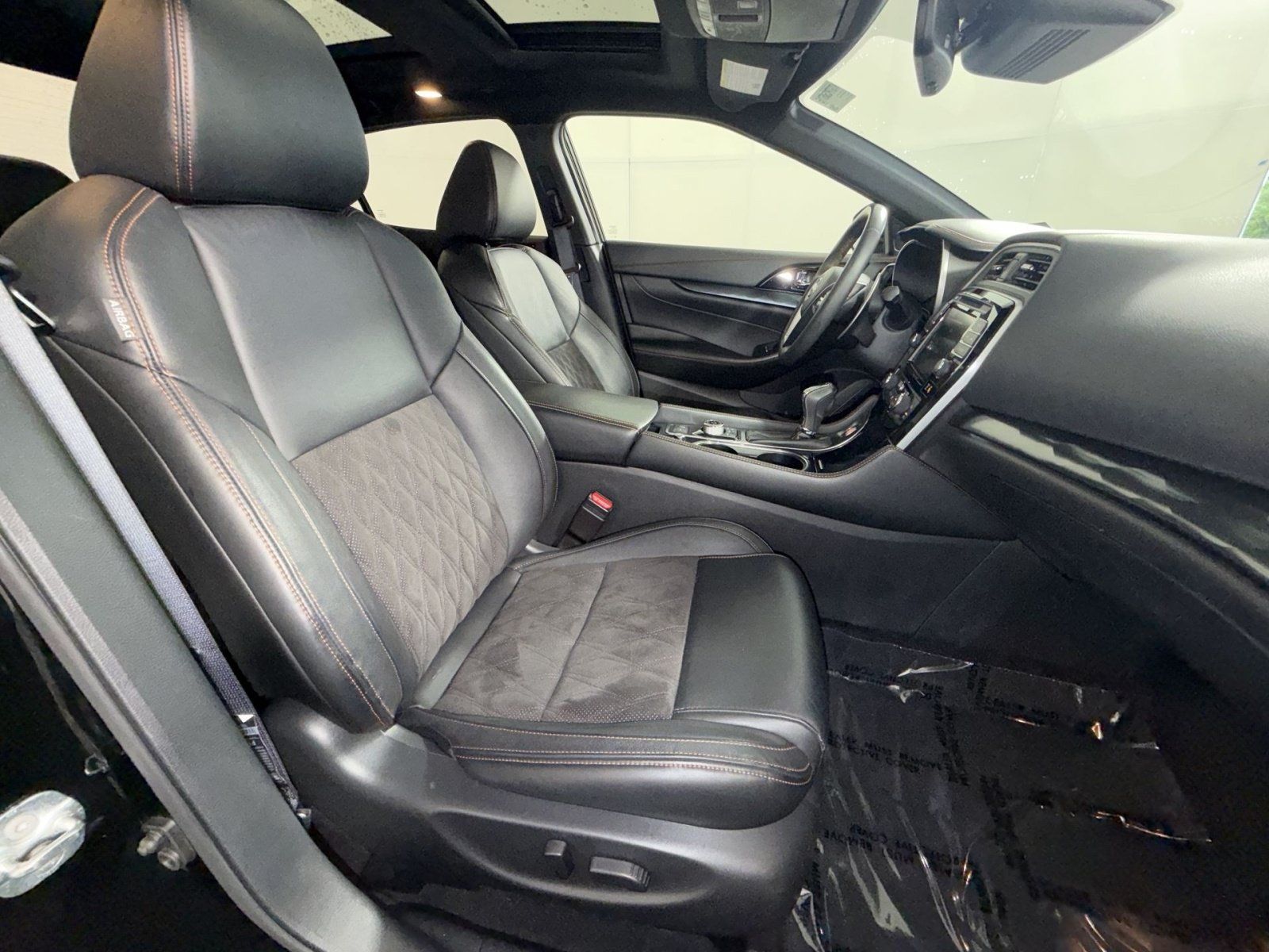 Used 2023 Nissan Maxima SR w/ Sport Mat Group FWD image 27