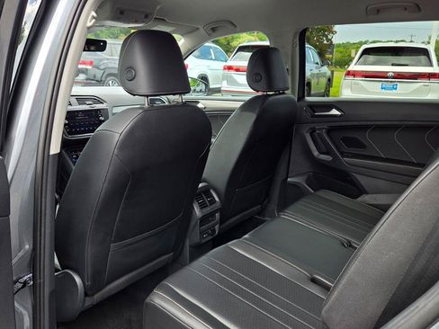 Certified 2023 Volkswagen Tiguan SE FWD image 42