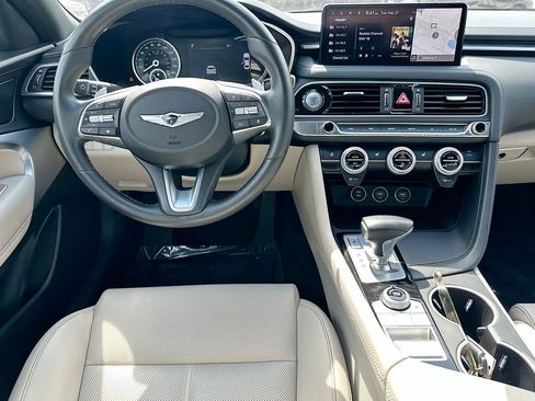 Used 2023 Genesis G70 2.0T image 22