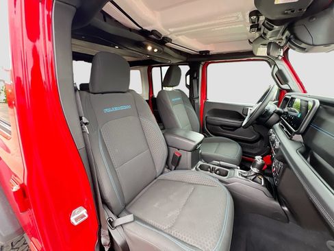 Used 2025 Jeep Wrangler Unlimited Rubicon 4xe w/ Safety Group AWD/4WD image 26