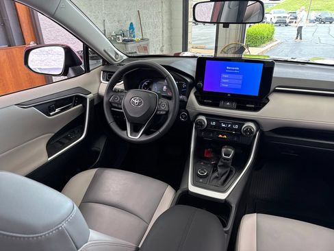 Used 2025 Toyota RAV4 XLE Premium w/ Weather Package AWD/4WD image 46