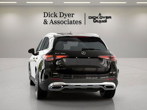 Used 2026 Mercedes-Benz GLC 300 image 15