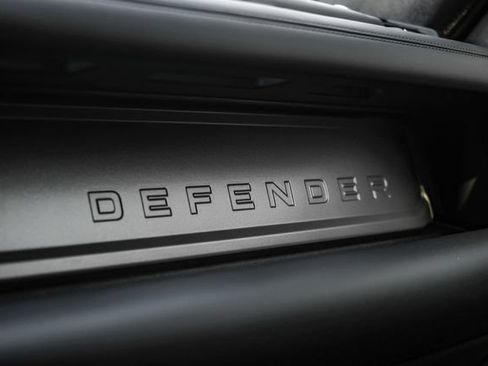 Used 2025 Land Rover Defender 130 V8 AWD/4WD image 35