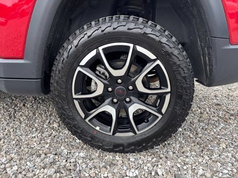 Used 2025 Jeep Compass Trailhawk AWD/4WD image 30